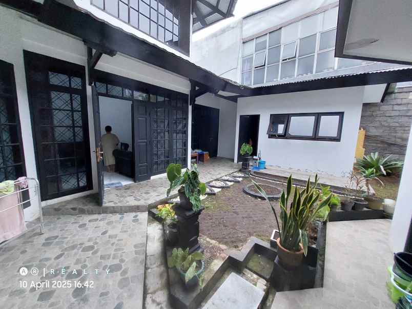 dijual rumah cigadung dago bandung