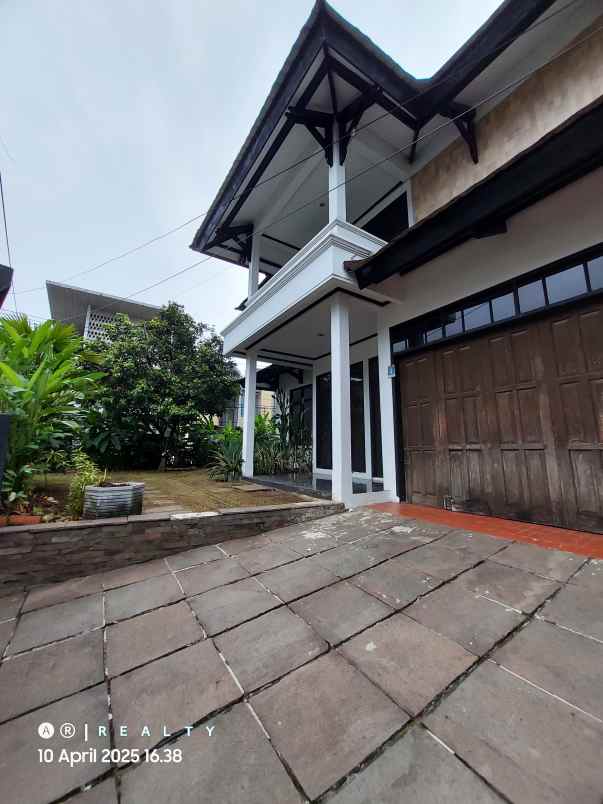 dijual rumah cigadung dago bandung