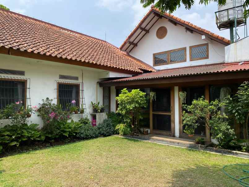 dijual rumah cigadung raya barat