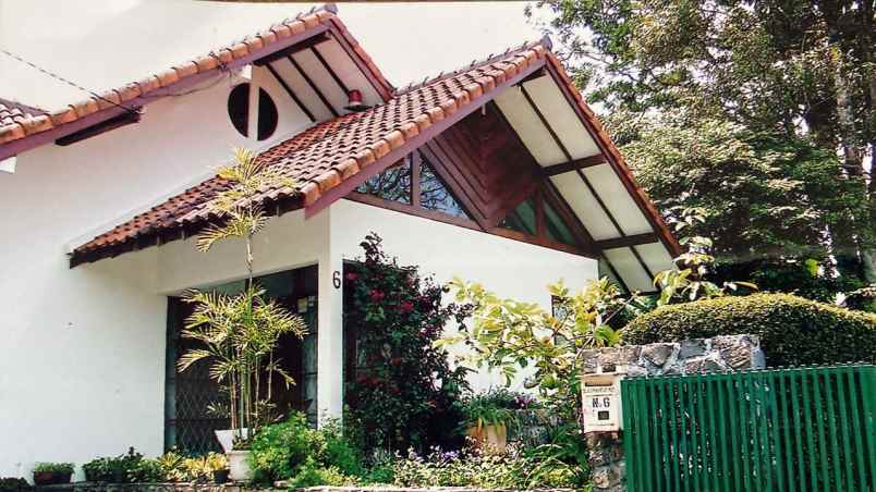 dijual rumah cigadung raya barat