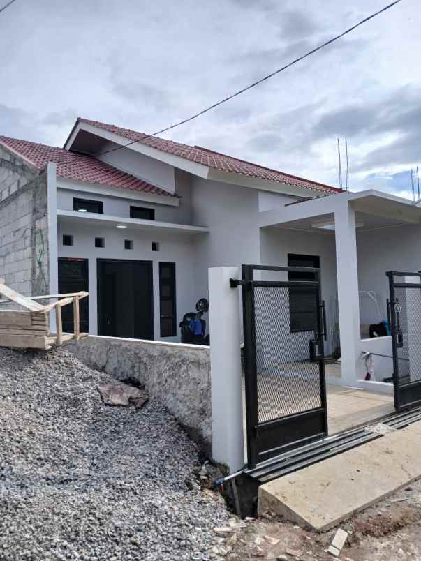 dijual rumah cijambe