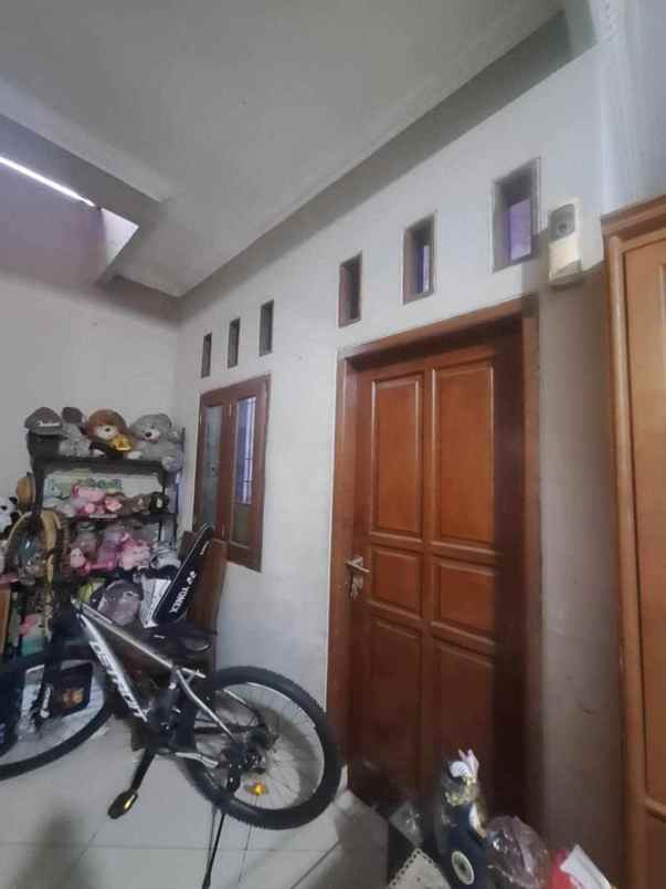 dijual rumah cipayung