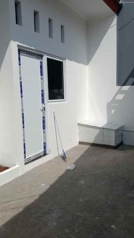 dijual rumah cipayung depok