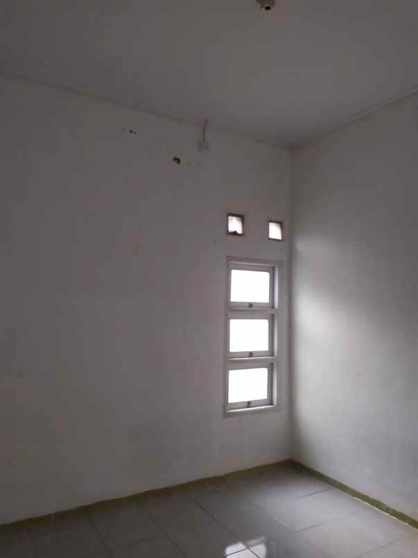 dijual rumah cipayung depok