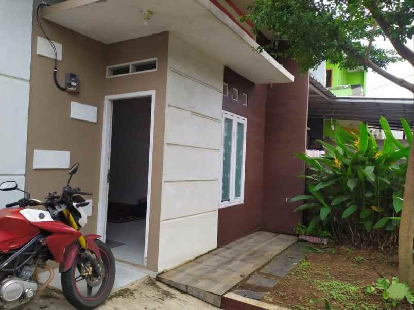 dijual rumah cipayung depok