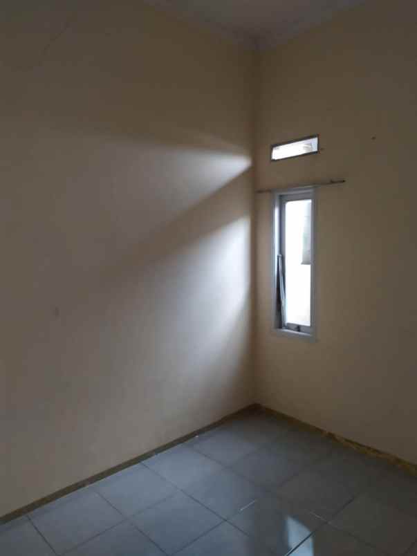 dijual rumah cipayung depok