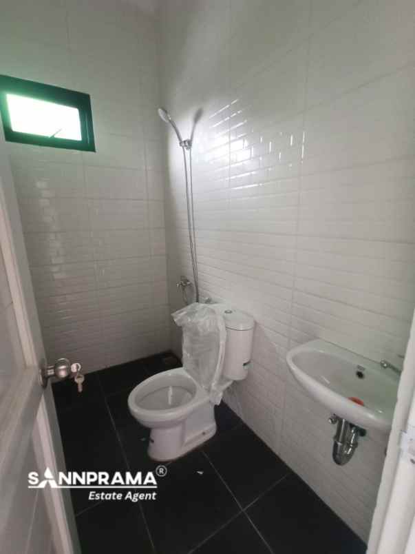 dijual rumah cipayung royal resdence