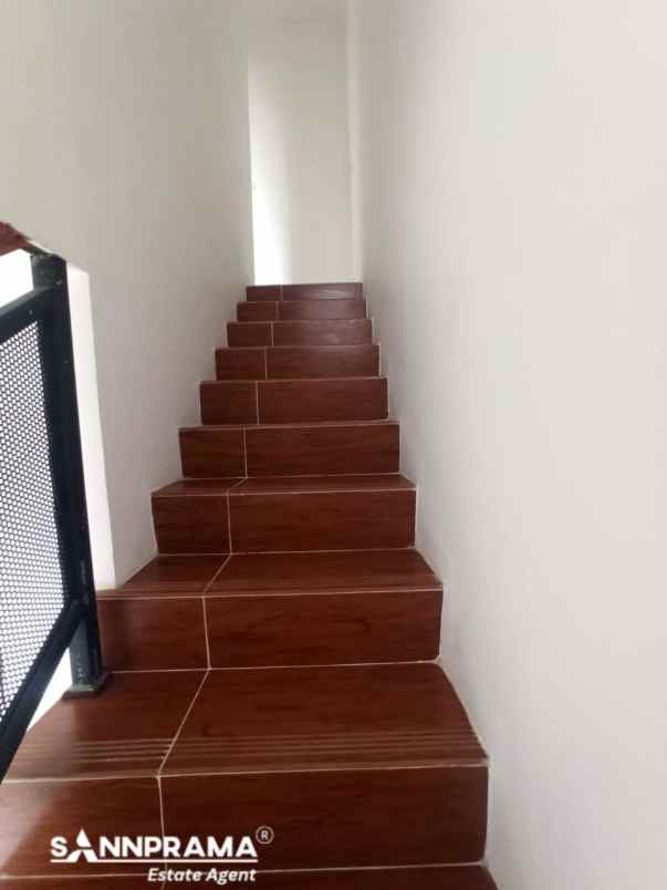 dijual rumah cipayung royal resdence