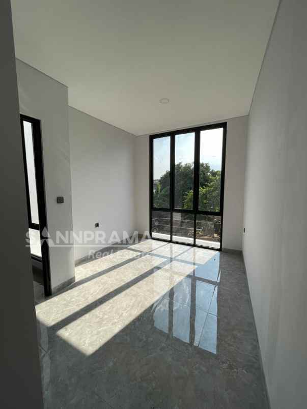 dijual rumah cipedak