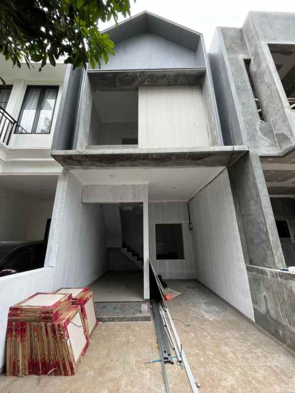 dijual rumah ciracas