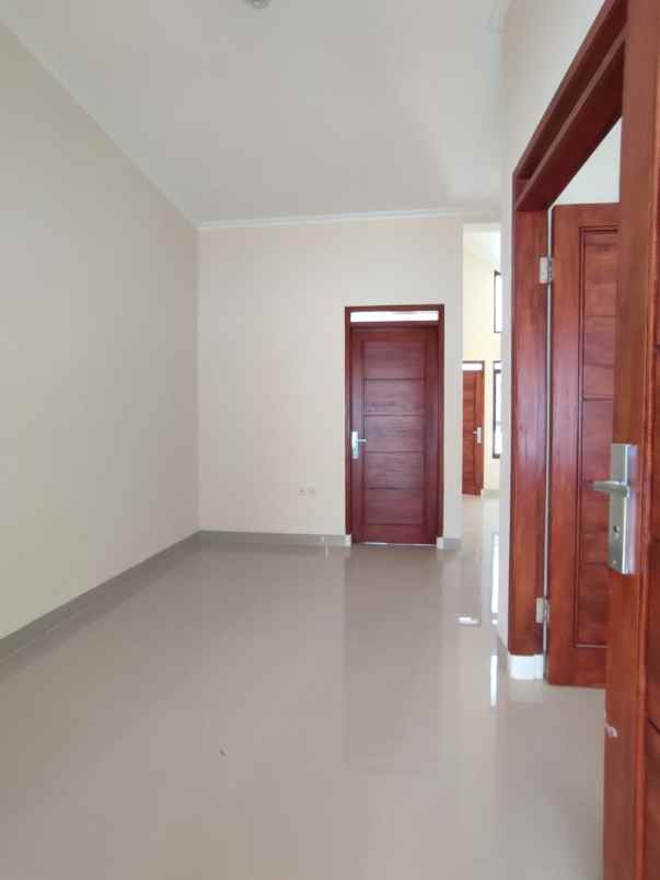 dijual rumah cisaranten kulon