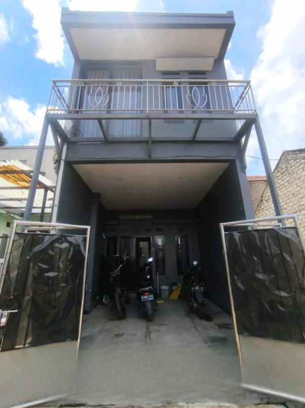 dijual rumah cisasawi cihanjuang