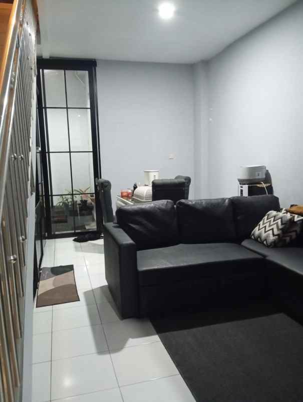 dijual rumah cisasawi cihanjuang