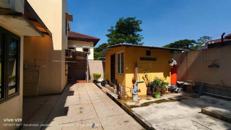 dijual rumah citra grand blok e