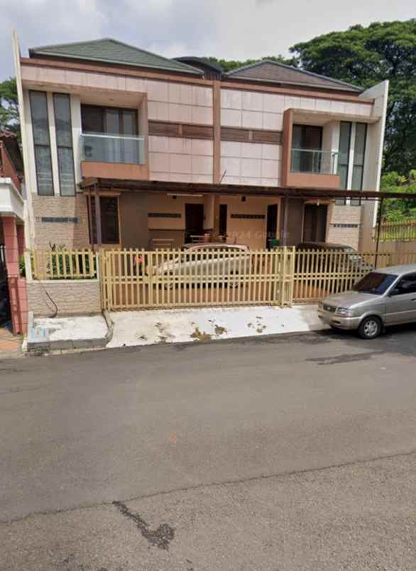 dijual rumah citra grand blok e