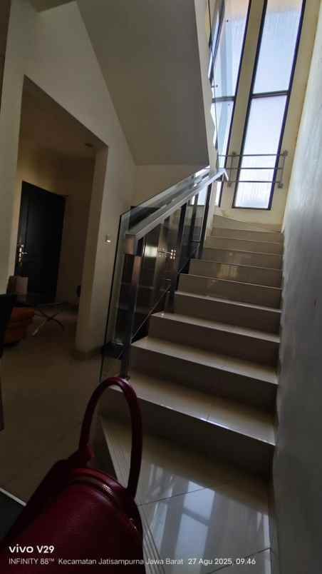 dijual rumah citra grand blok e