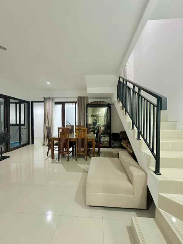 dijual rumah citra lake sawangan