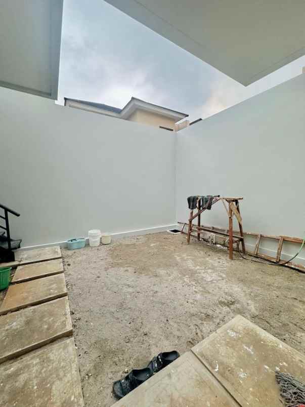 dijual rumah citra lake sawangan