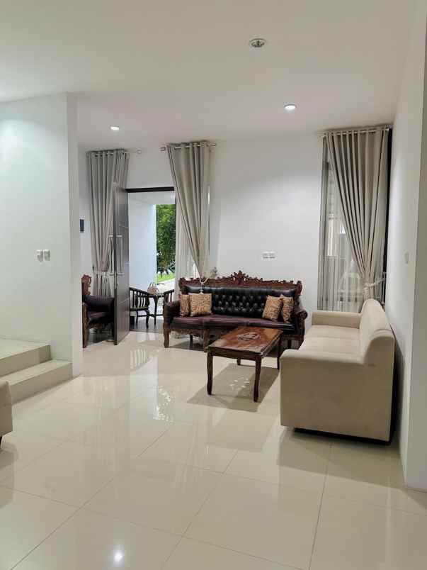 dijual rumah citra lake sawangan