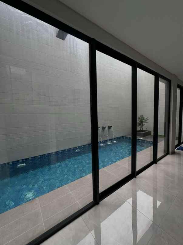 dijual rumah citraland lontar lakarsantri