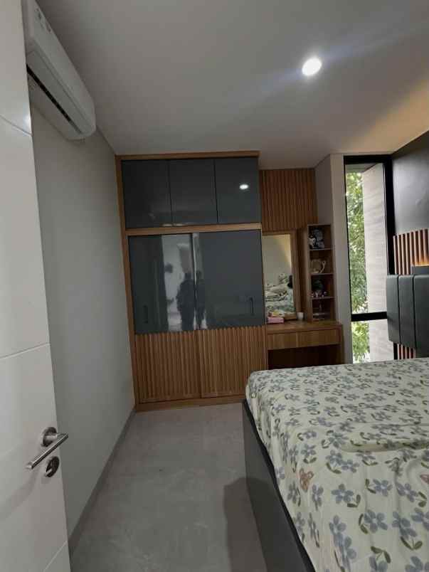 dijual rumah citraland lontar lakarsantri