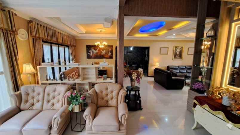 dijual rumah cluster asia tropis kota