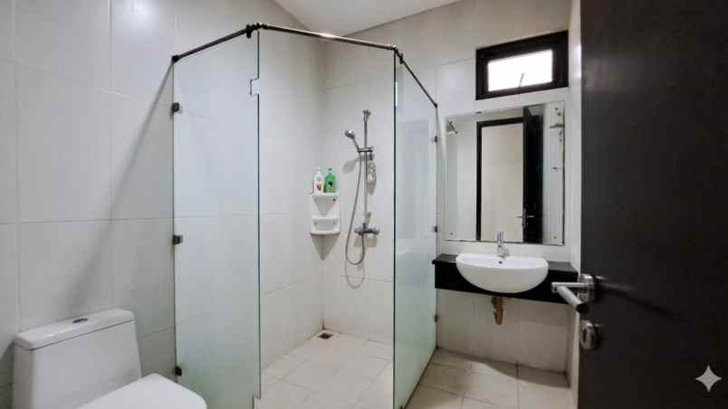 dijual rumah cluster asia tropis kota