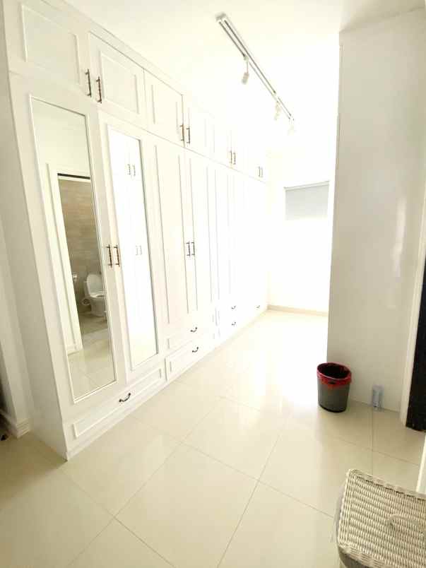 dijual rumah cluster dbanyan jgc