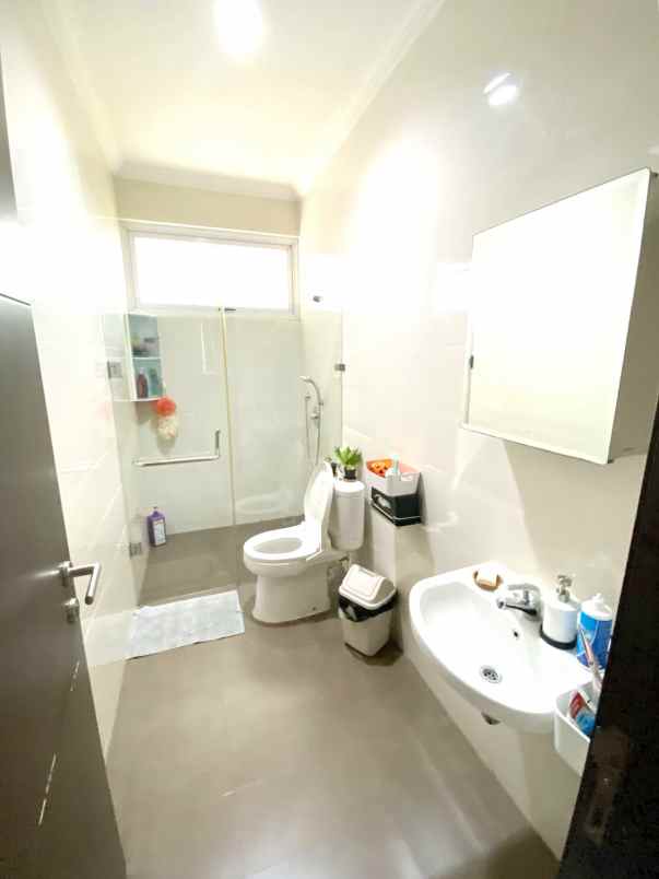 dijual rumah cluster dbanyan jgc