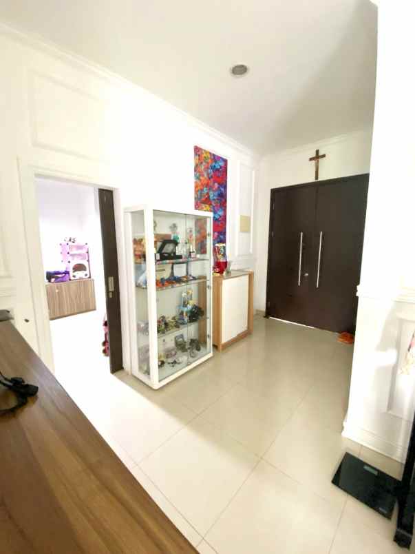 dijual rumah cluster dbanyan jgc