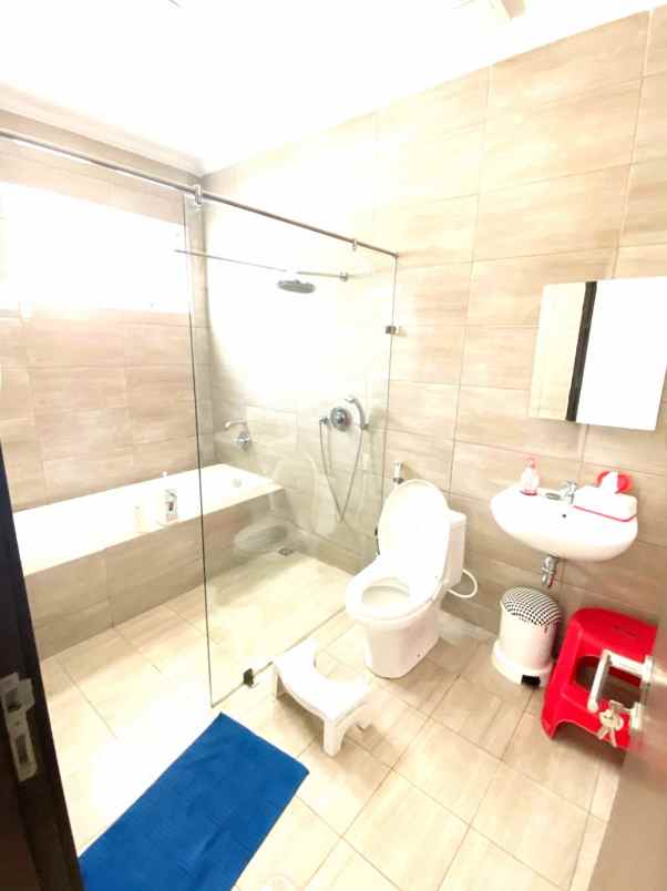 dijual rumah cluster dbanyan jgc