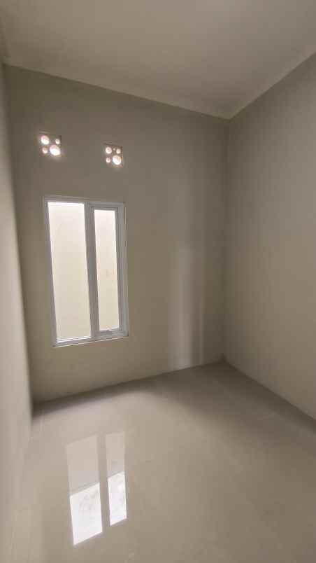 dijual rumah cluster griya master land