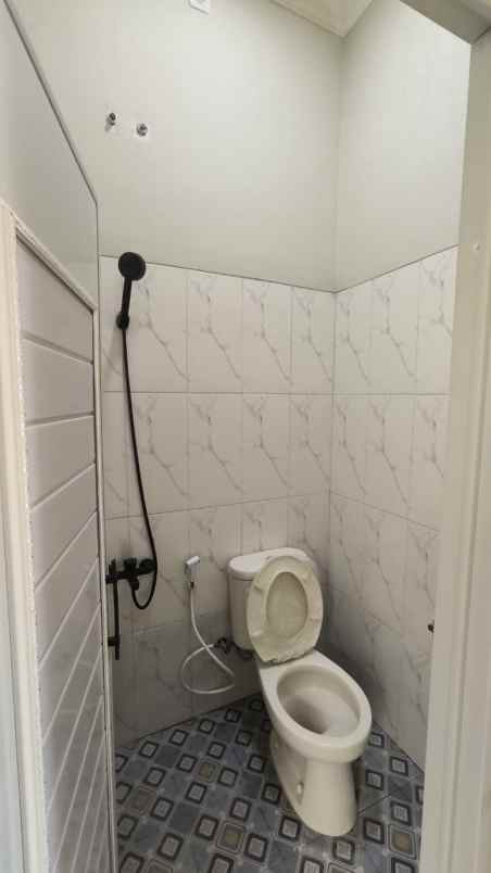 dijual rumah cluster griya master land