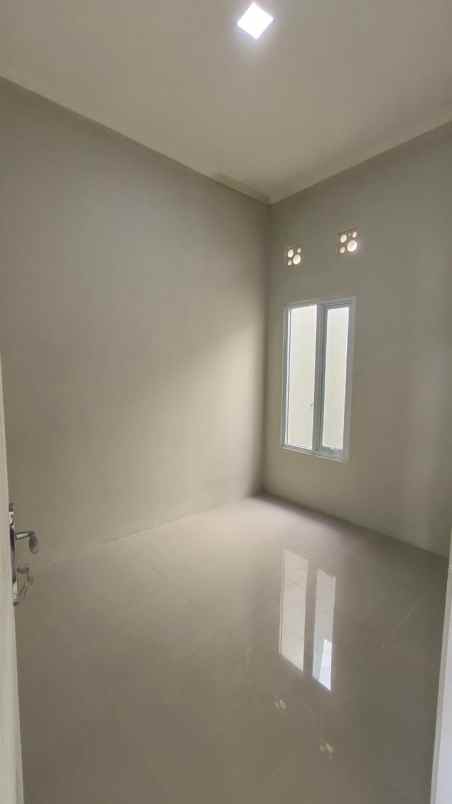 dijual rumah cluster griya master land