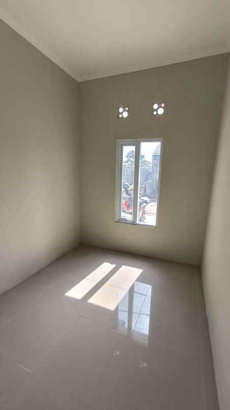 dijual rumah cluster griya master land