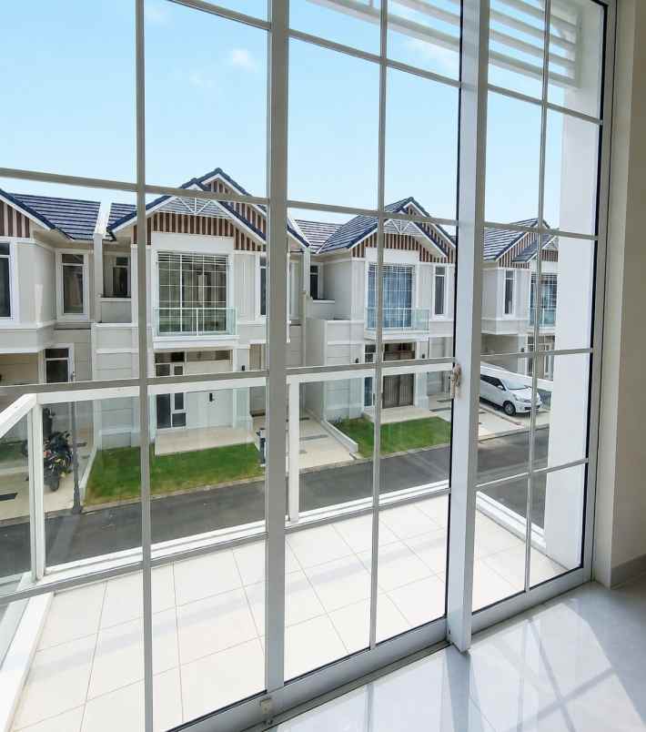 dijual rumah cluster lavon lavisa