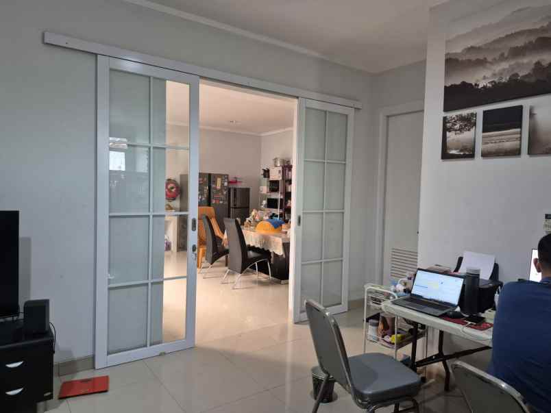 dijual rumah cluster lotus summarecon