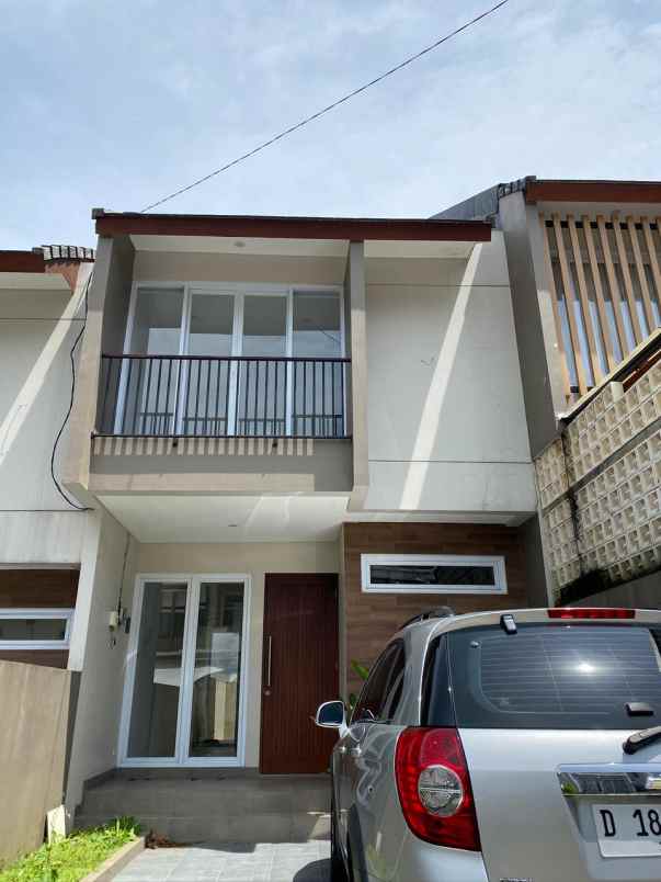 dijual rumah cluster mustika residence