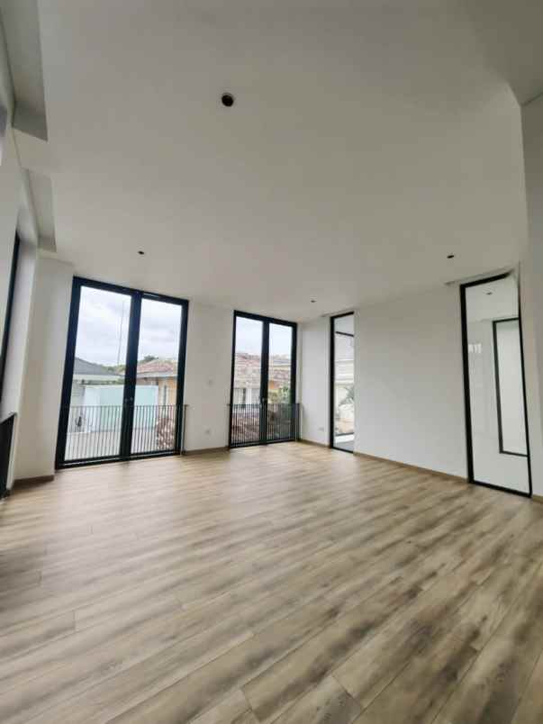 dijual rumah cluster taman mediterania