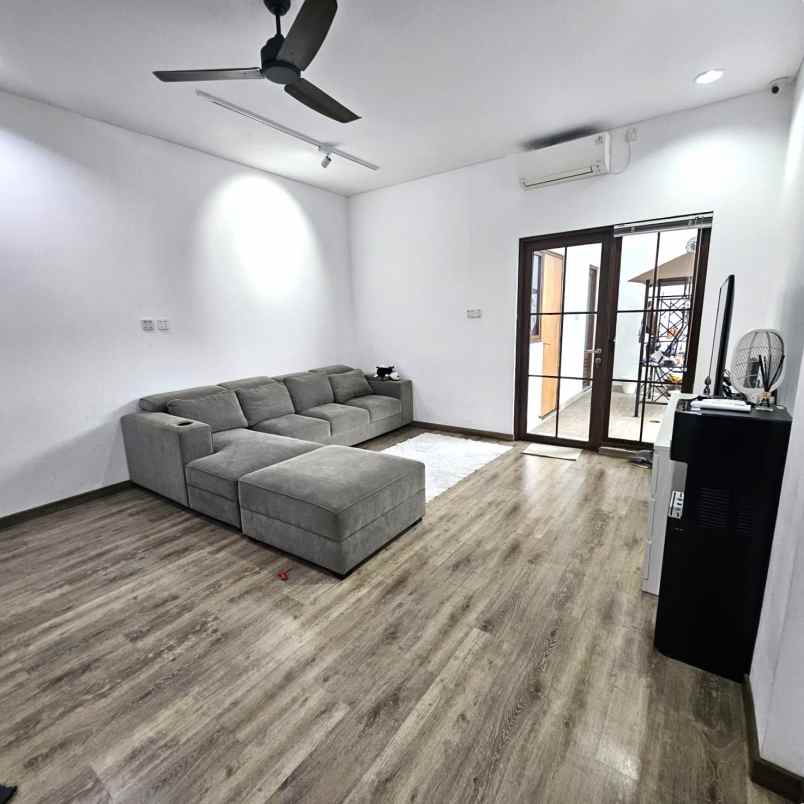 dijual rumah cluster victoria metland