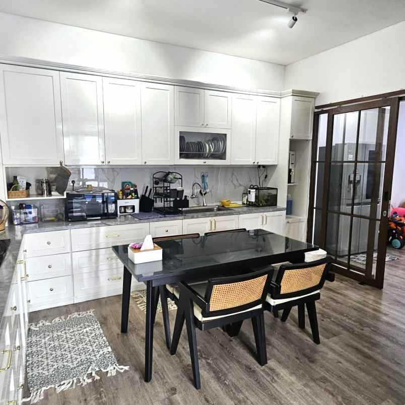 dijual rumah cluster victoria metland