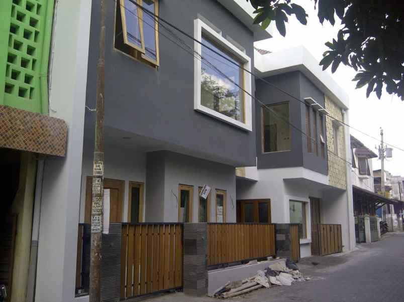 dijual rumah condong catur