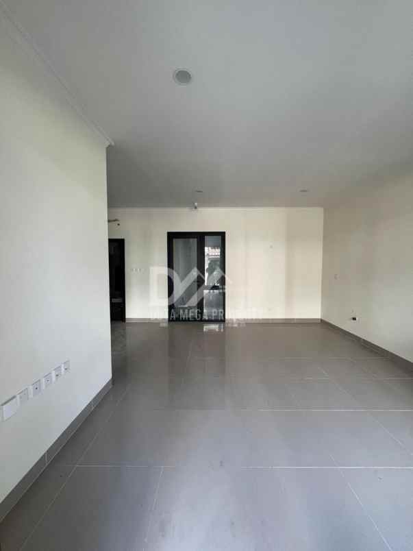 dijual rumah dalam cluster summarecon serpong