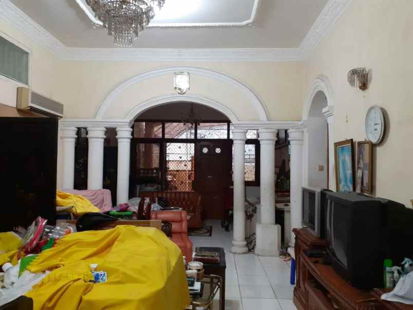 dijual rumah dekat jln sunan drajad jkt tim