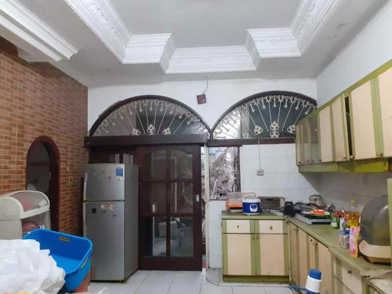 dijual rumah dekat jln sunan drajad jkt tim