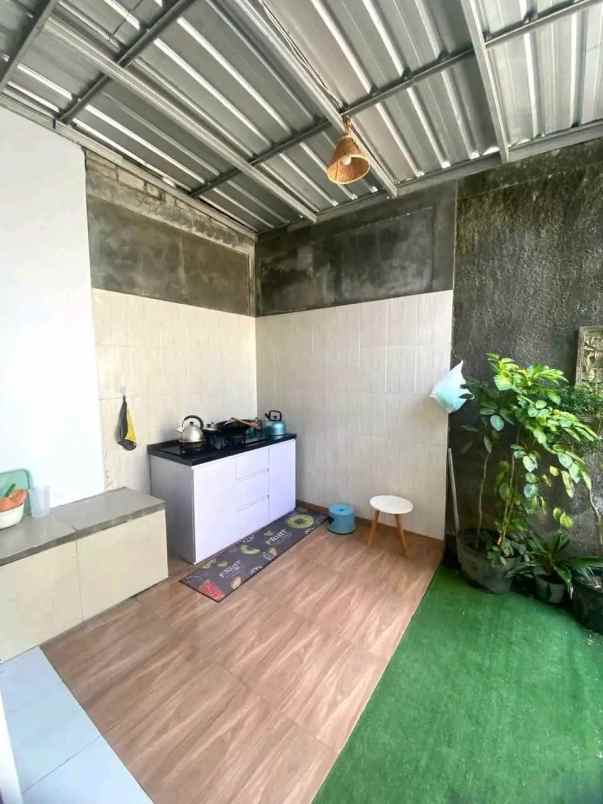 dijual rumah dekat kampus stipram