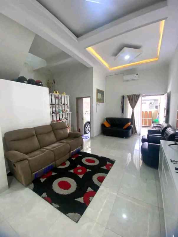 dijual rumah dekat kampus stipram