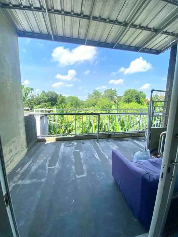 dijual rumah dekat kampus stipram