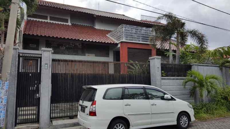 dijual rumah dekat plaza marna