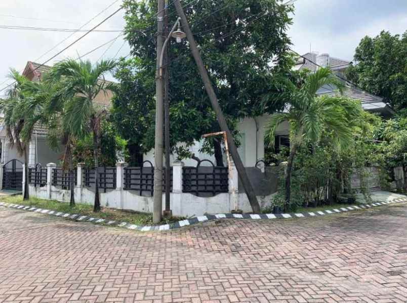 dijual rumah delta sari